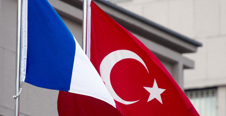 Fransız Medyasından Dikkat Çeken Türkiye İtirafı: Yüzlerce Müslüman Genci Cezbediyor!