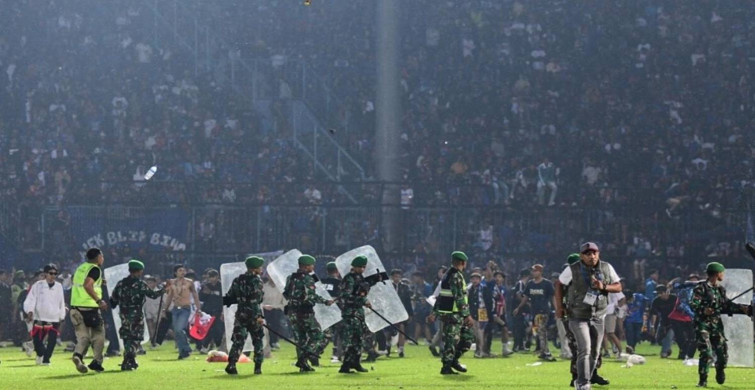 Futbol maçında korkunç izdiham: 174 kişi hayatını kaybetti