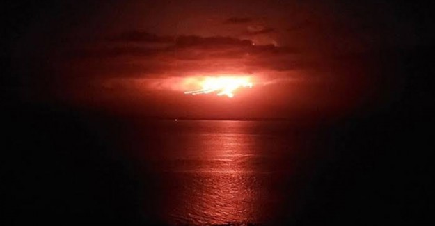 Galapagos Adaları'ndaki La Cumbre Yanardağı'nda Patlama