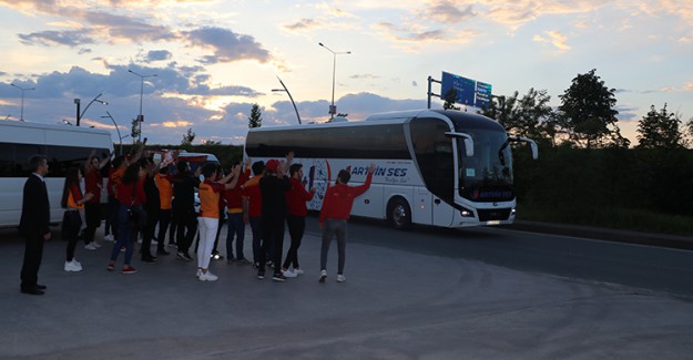 Galatasaray Rize'ye Ulaştı 