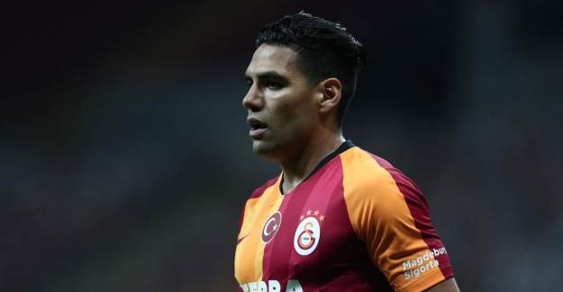 Galatasaray'da Radamel Falcao'dan Maaş Açıklaması