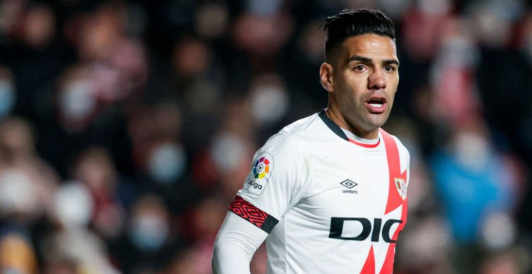 Galatasaray'dan, Rayo Vallecano'ya transfer olan Radamel Falcao takımdan ayrılmayı düşünüyor!