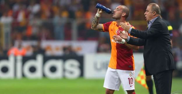 Galatasaray’dan Sneijder Bombası!