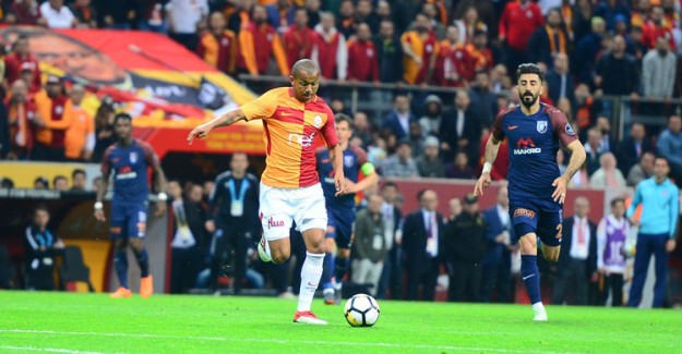 Galatasaray'ın Başakşehir'i Yenmesinin Ardından Ligin Favorisi Değişti