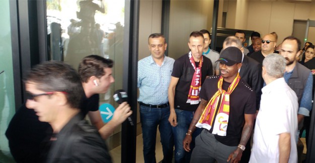 Galatasaray'ın Yeni Transferi Seri İstanbul'a İndi! İşte İlk Fotoğrafı!