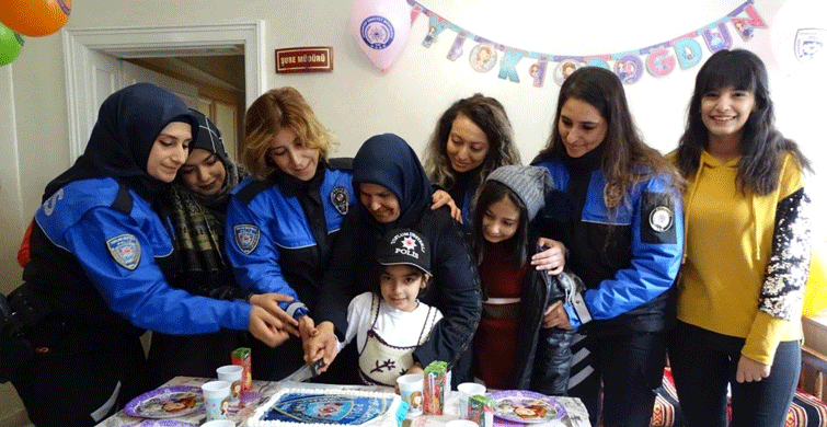 Gaziantep'te Şehit Kızına Doğum Günü Kutlaması