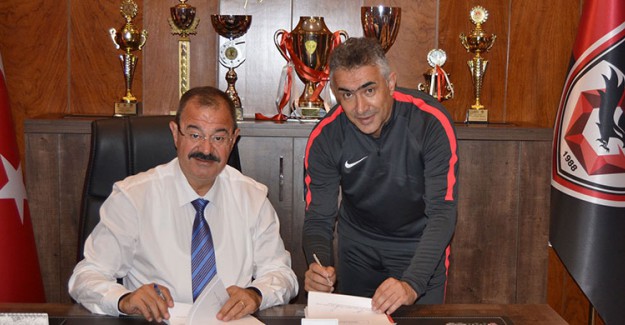 Gazişehir Gaziantep, Mehmet Altıparmak’la İmzaladı!