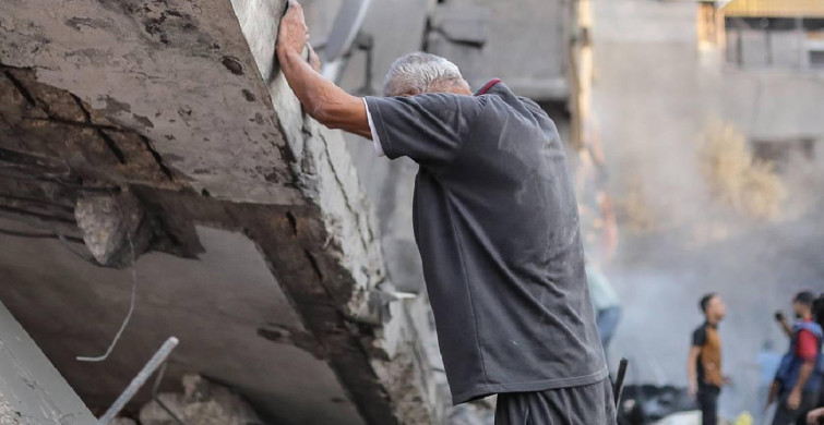 Gazze'deki İçişleri Bakanlığından 'Enkaz altındaki cesetler nedeniyle çevre felaketi' uyarısı!