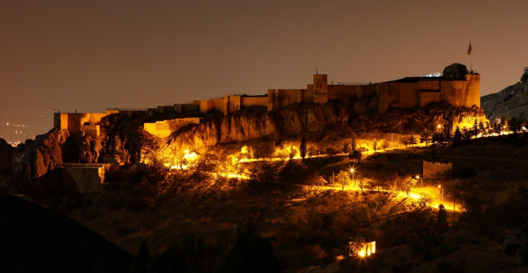 Gece Görüntüleriyle Harput Mahallesi'nin Güzellikleri