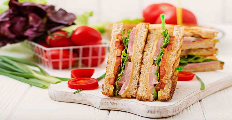 Gelinim Mutfakta klüp sandviç tarifi : en güzel ve lezzetli klüp sandviç nasıl yapılır? Kulüp sandviç malzemeleri ve pratik tarifi