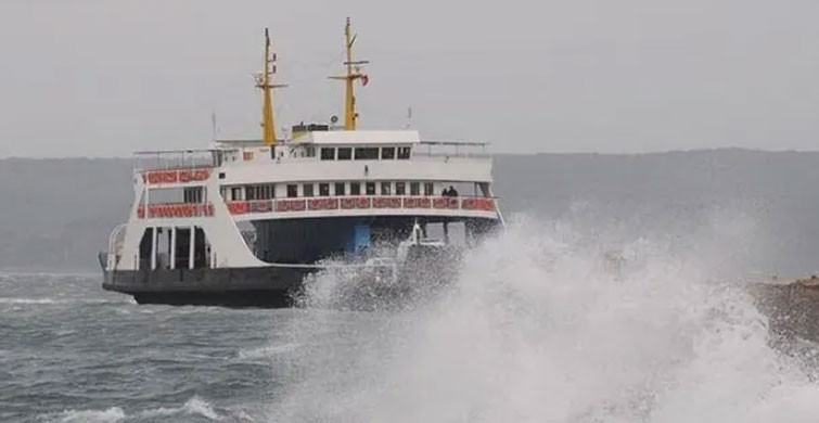 Gökçeada-Bozcaada’da Feribot Seferleri İptal Edildi