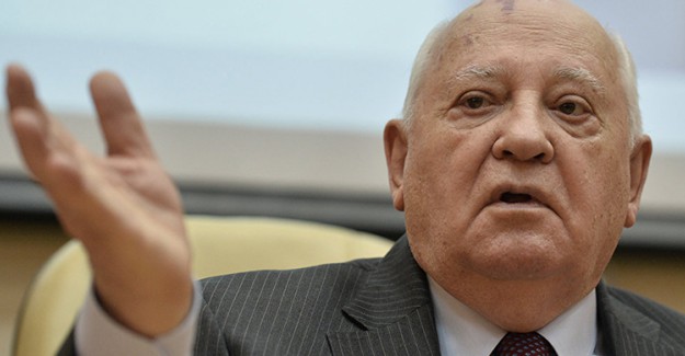 Gorbachev: ABD'nin INF'den Çekilmesi Yeni Bir Silah Yarışı Duyurusudur