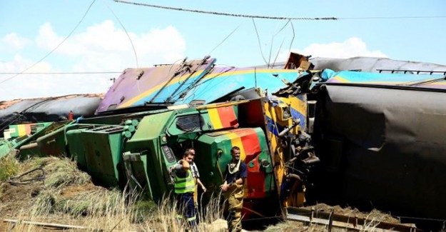 Güney Afrika'da Tren Kazası, Çok Sayıda Yaralı Var