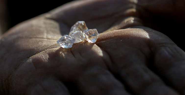 Güney Afrika'ya Üzücü Haber! Keşfedilen Taşlar Kuvars Kristalleri Çıktı