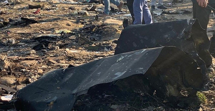 Güney Sudan'da Yolcu Uçağı Düştü