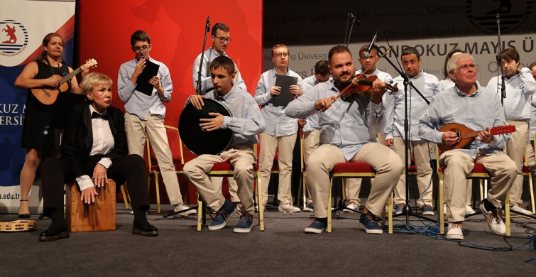 Gönüllü Öğretmenlerden Otizmli Çocuklara Müzik Eğitimi