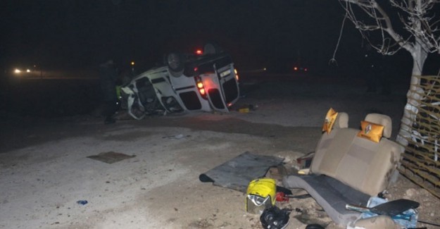 Hafif Ticari Araç Takla Attı: 1 Ölü, 4 Yaralı
