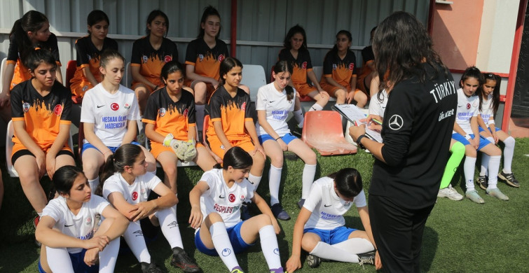 Hakkari'de Kız Futbolunda Milli Takım Heyecanı