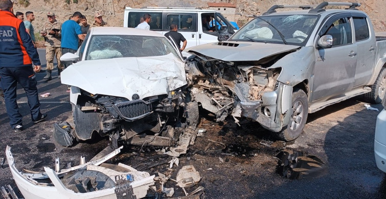 Hakkari'de Trafik Kazası: 6 Yaralı