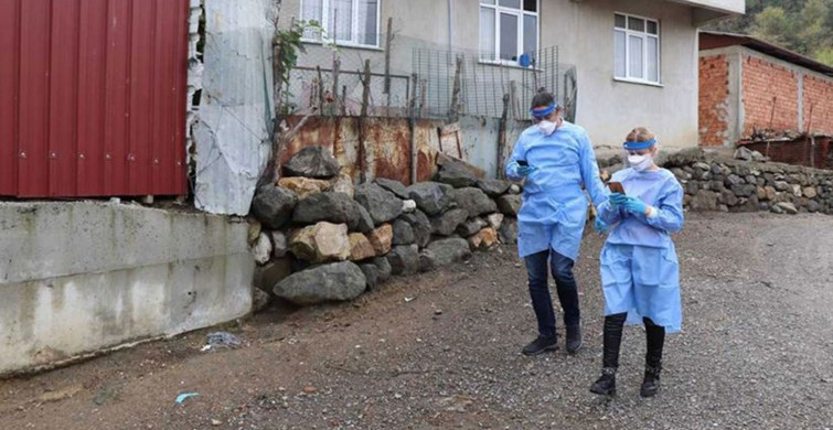 Hakkari Çukurca'da Sağlık Ekiplerinden Takdirlik Olay! Köy Köy Dolaşıp Koronavirüs Aşısı Yaptılar