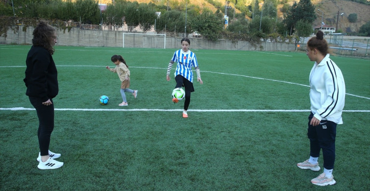 Hakkarigücü'nün Güllerimiz Solmasın Projesi ile Kadın Futbola İş Birliği