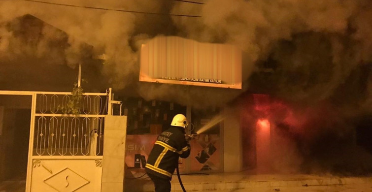 Hatay'da Kundaklama Olayı Güvenlik Kamerasında Görüntülendi