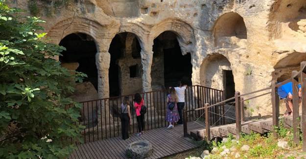 Hatay'daki Titus Tüneli ve Beşikli Mağara’ya Turist Akını