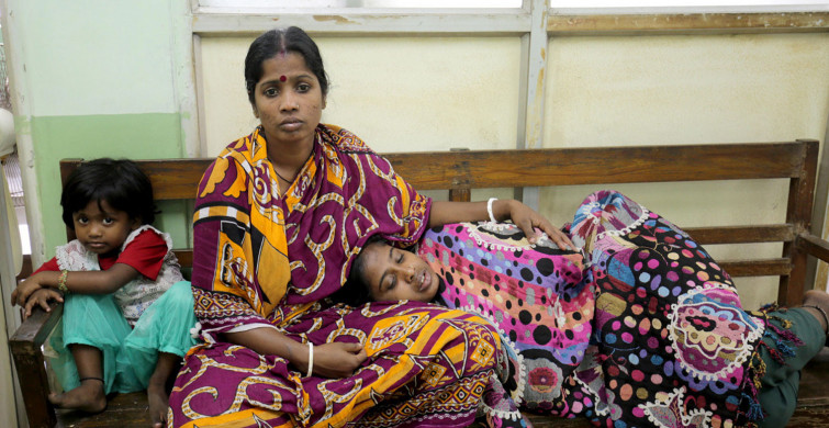 Hindistan’da Ortaya Çıkan Ateşli Hastalık 50 Çocuğun Ölümüne Neden Oldu