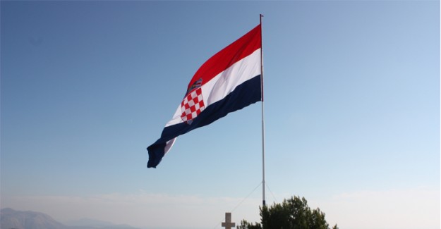 Hırvatistan'da Askeri Helikopter Düştü