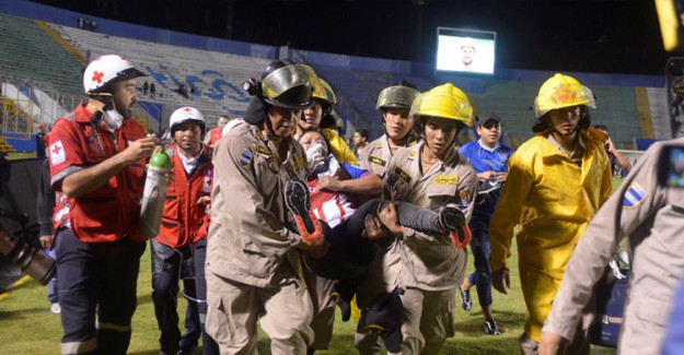 Honduras'taki Maçta 4 Kişi Öldü! Futbolcular Ağır Yaralandı! 