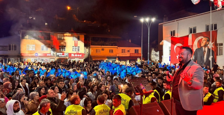 Hüseyin Kağıt, Adana'da Cumhuriyet Bayramı Konseri Verdi