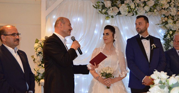 İçişleri Bakanı Soylu Trabzon'da Nikah Şahidi Oldu