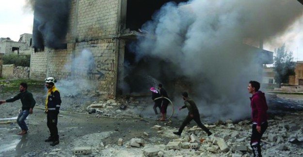 İdlib'i Hem Karadan Hem Havadan Vurdular