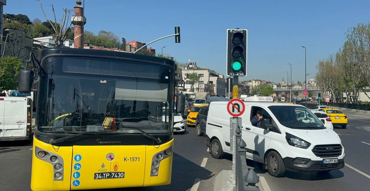 İETT otobüsü arızası Eminönü trafiğini felç hale getirdi!