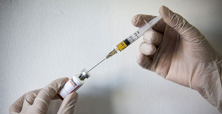İkinci Doz Aşı Sağlık Çalışanlarına Uygulanmaya Başlandı