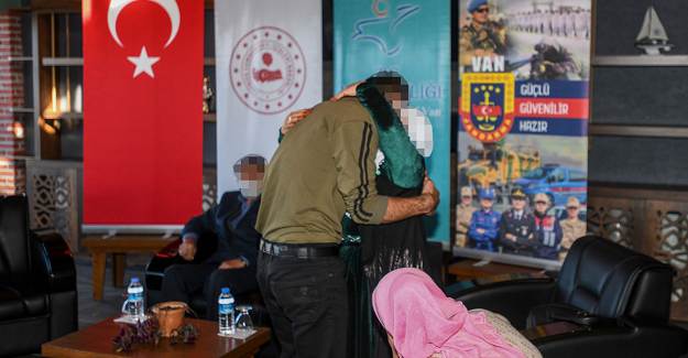 İkna Çalışmalarıyla Teslim Olan PKK'lı Terörist Ailesiyle Bir Araya Getirildi