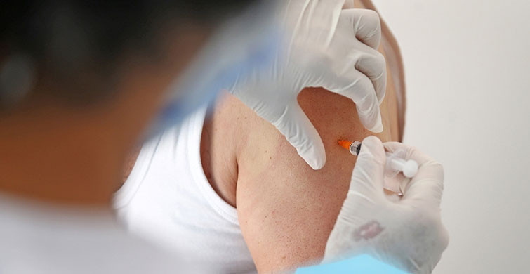 İleri Alerji Tanısı Konulan Kişiler Kovid-19 Aşısını Hastanede Olacak