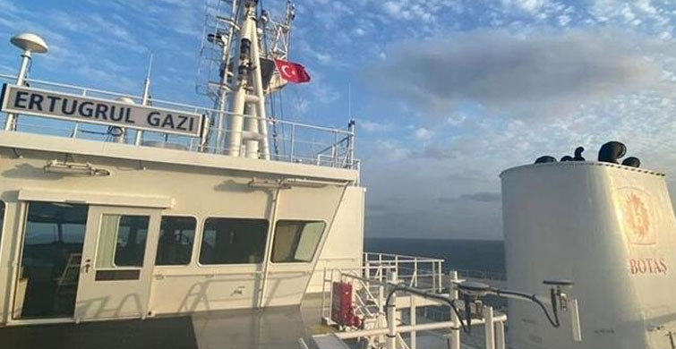 İlk Yüzer LNG Gazlaştırma Gemisi ‘Ertuğrul Gazi’ye Türk Bayrağı Çekildi