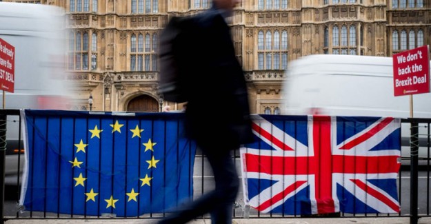 İngiliz Parlamentosu Brexit'i Onaylamazsa, AB'den Çıkış Ertelenecek