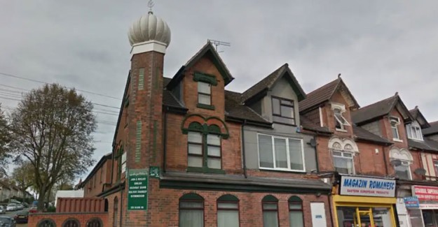 İngiltere'de 4 Camiye Saldırı !