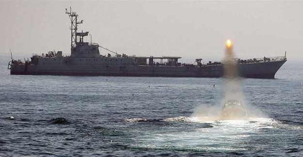 İran Deniz Kuvvetleri Aden Körfezi'ne 2 Gemi Gönderdi