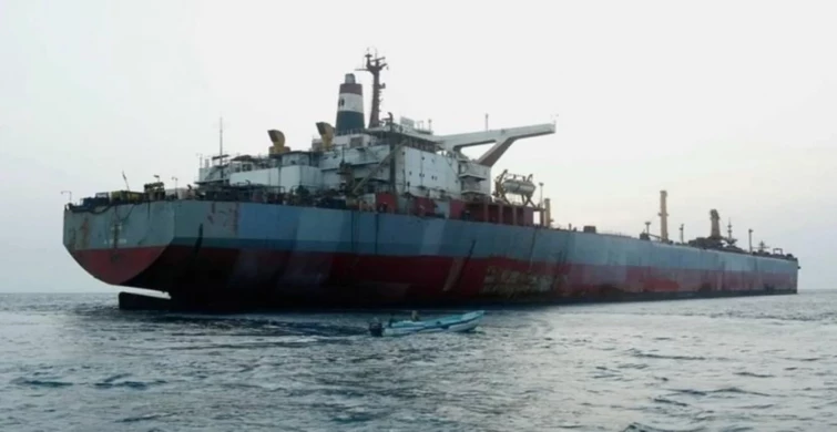 İran destekli Husilerden ABD gemilerine geniş çaplı saldırı: 15 İHA imha edildi!