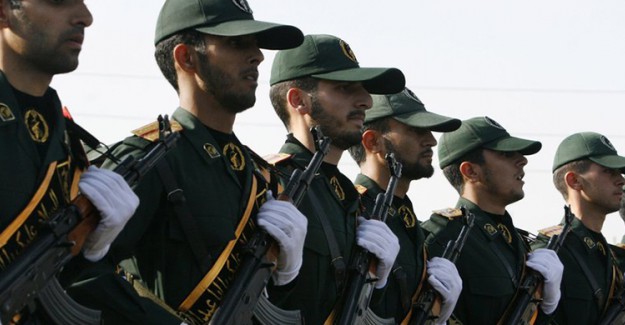 İran, Devrim Muhafızlarını Terör Listesine Alan ABD'yi Tehdit Etti