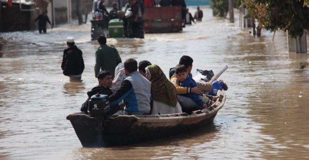 İran'da Sel Felaketi! 1 Kişi Öldü, 400 Köyü Su Bastı