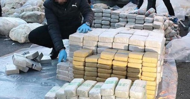 İran'da Uyuşturucu Operasyonu: 1,18 Ton Uyuşturucu Ele Geçirildi  