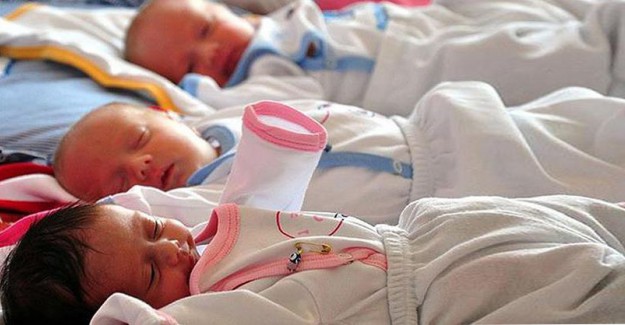 İranlı Kadın Altız Bebek Doğurdu