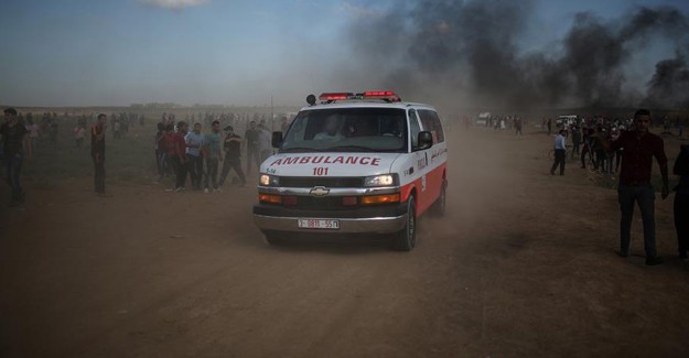 İsrail Askerleri Gazze Sınırında 8 Filistinliyi Yaraladı