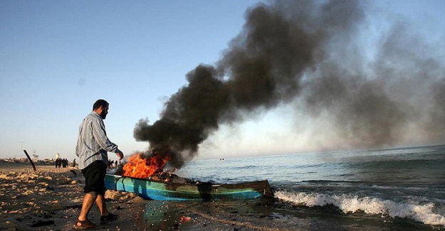 İsrail Avlanan Filistinli Balıkçıyı Vurdu