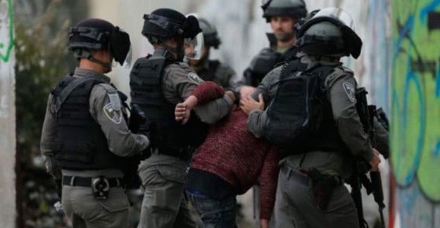 İsrail Batı Şeria'da 18 Filistinliyi Gözaltına Aldı