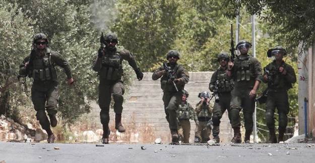 İsrail Batı Şeria'da 5 Filistinliyi Yaraladı